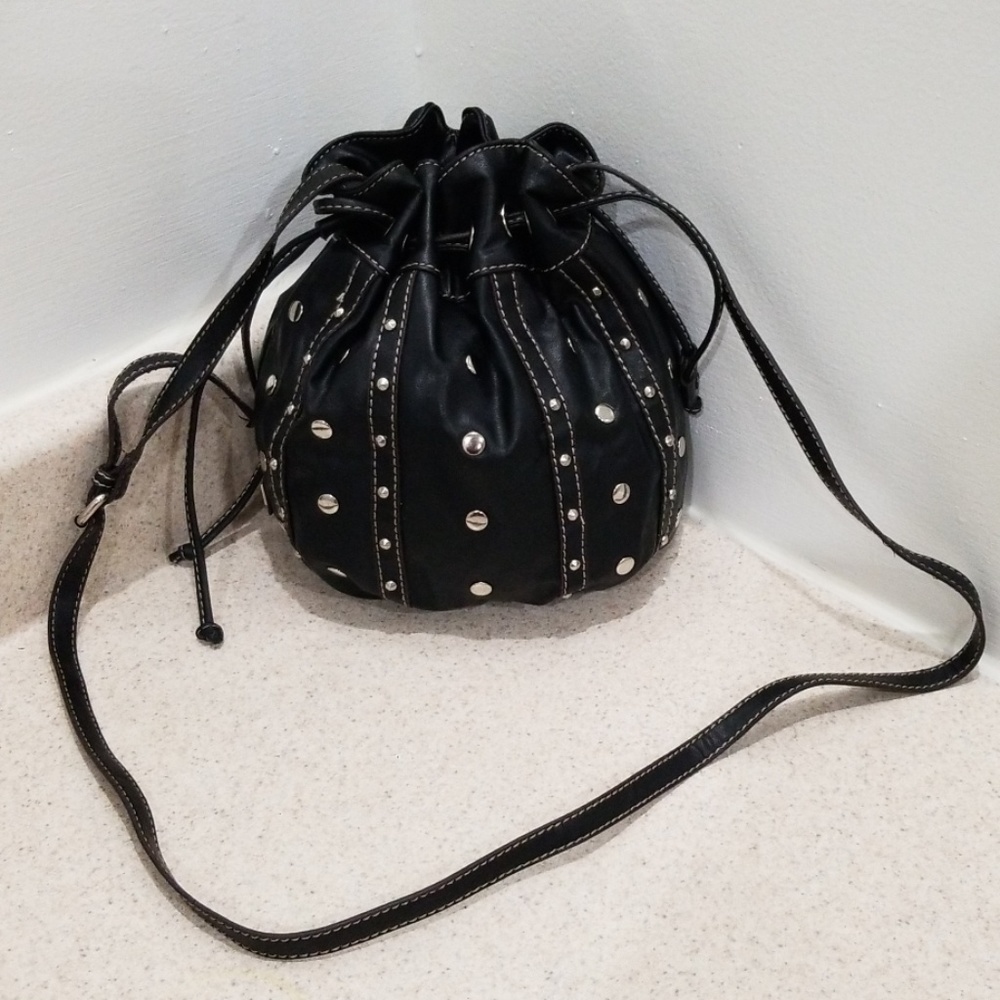 Nine west women's drawstring crossbody bucket bag
